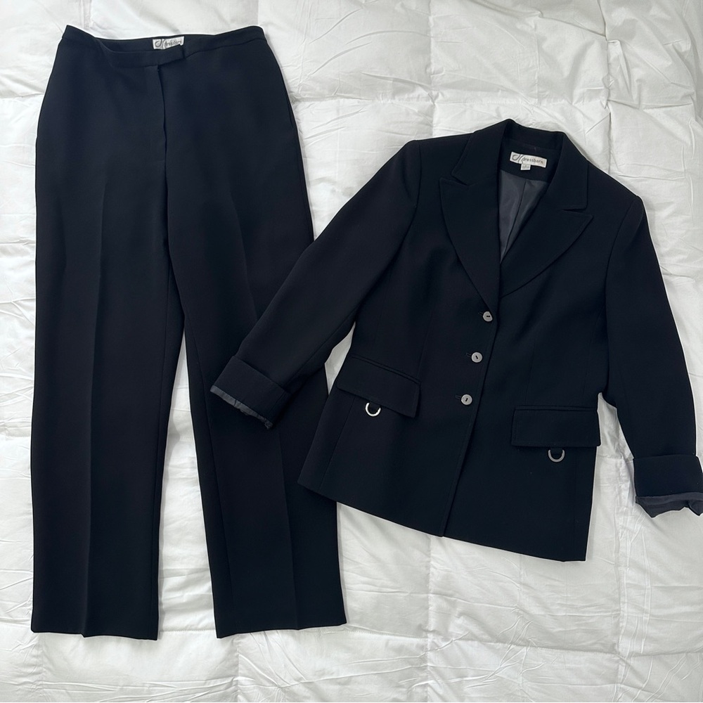2-Piece Women’s Suit